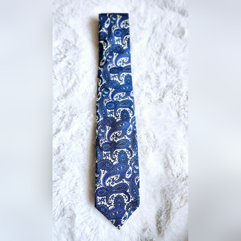 New Vintage EATON Mens Neck Tie 100% silk 57" Unique Blue Paislay Print